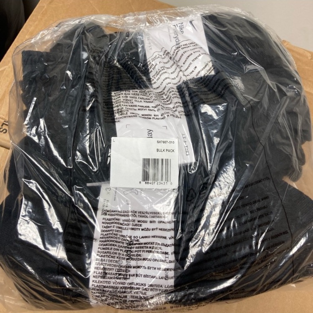 18 Pairs Of Nike Socks